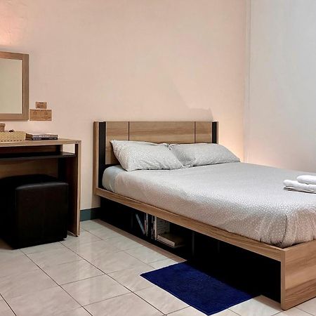 Inn Room Bangkok Bagian luar foto